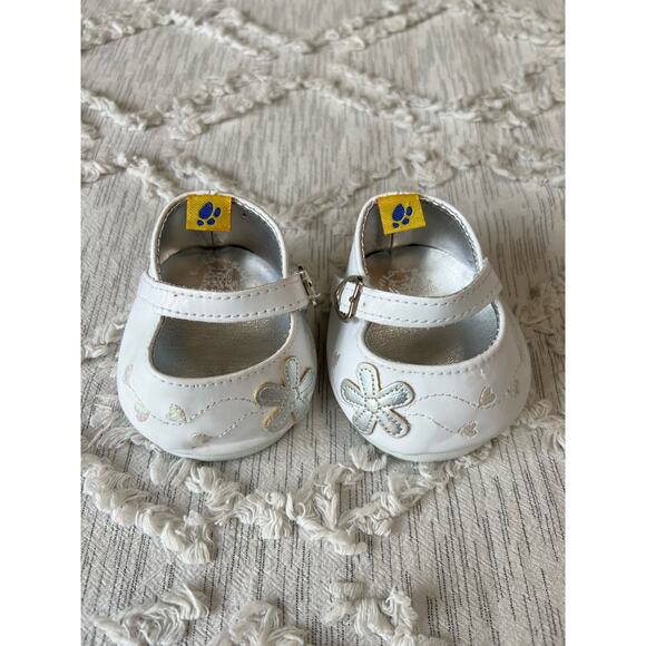 Build A Bear Workshop BABW White Shoes Flower Flats Strap Slippers BearyJane - Picture 1 of 3